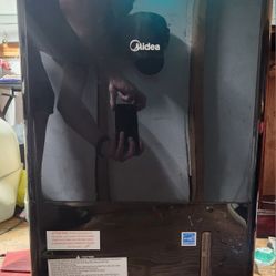 Midea Dehumidifier 