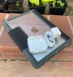 Apple iPad Air 2 – 16GB – 9.7” Retina – Touch ID – w/ Case & New Accessories
