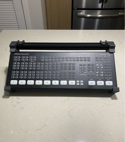 Blackmagic Design ATEM Mini Extreme ISO With PK1 ProStreamer AX Stand