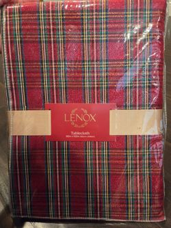 Christmas Tablecloth Lenox 60 x 102