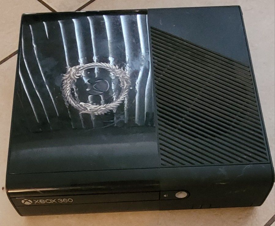 XBOX 360 + GAMES