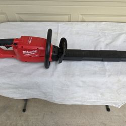 MILWAUKEE M18 FUEL HEDGE TRIMMER