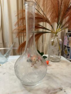 Vintage Clear glass etched wine decanter with beautiful flower motif