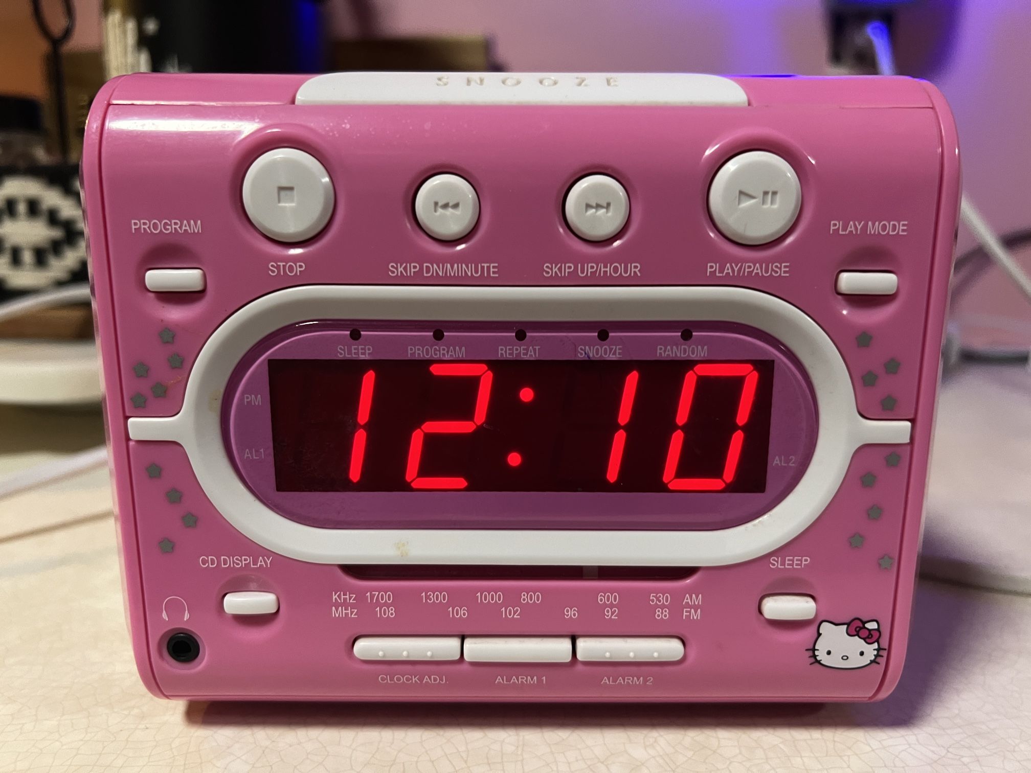 2012 Sanrio Hello Kitty AM/FM Stereo CD Player Dual Alarm Clock