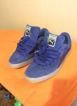 Blue pumas size 10