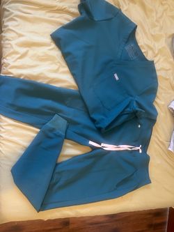 Women’s figs uniform