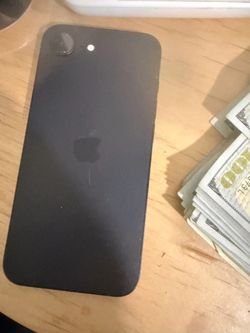 iPhone 16e