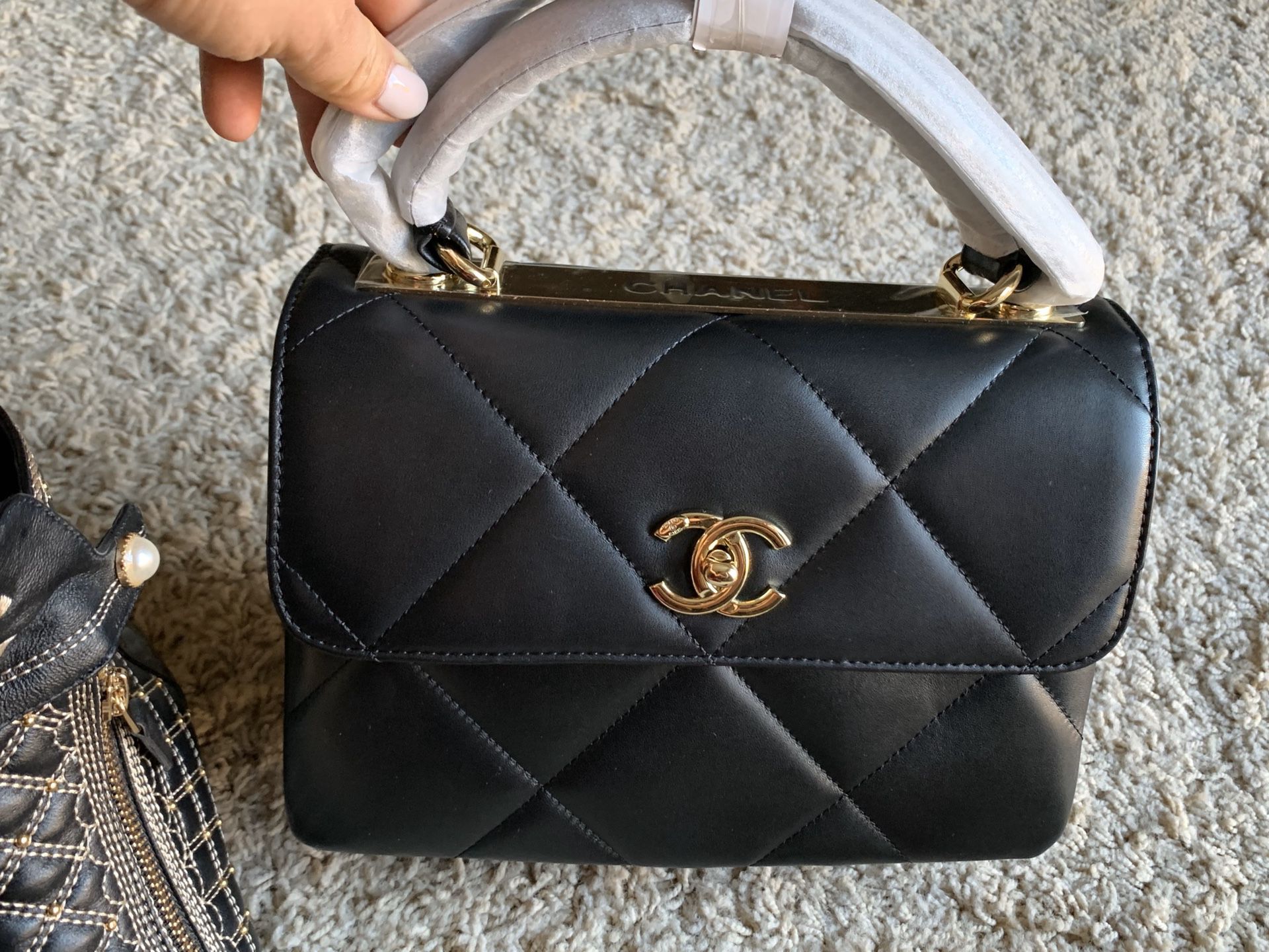 Beautiful Chanel bag / actual pics