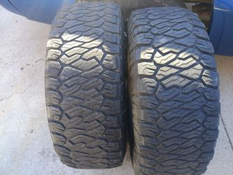 37x12.50R17 Maxxis Razr AT Tires (2)