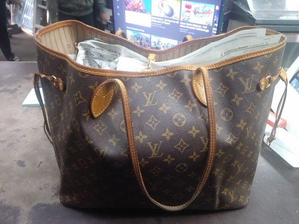 Large Louis Vuitton tote bag for Sale in Houston, TX - OfferUp