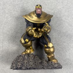 Diamond Select Toys Marvel Gallery Diorama: Thanos Avengers 