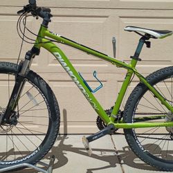 27.5 Inch Diamondback Axis Mountain Bike 