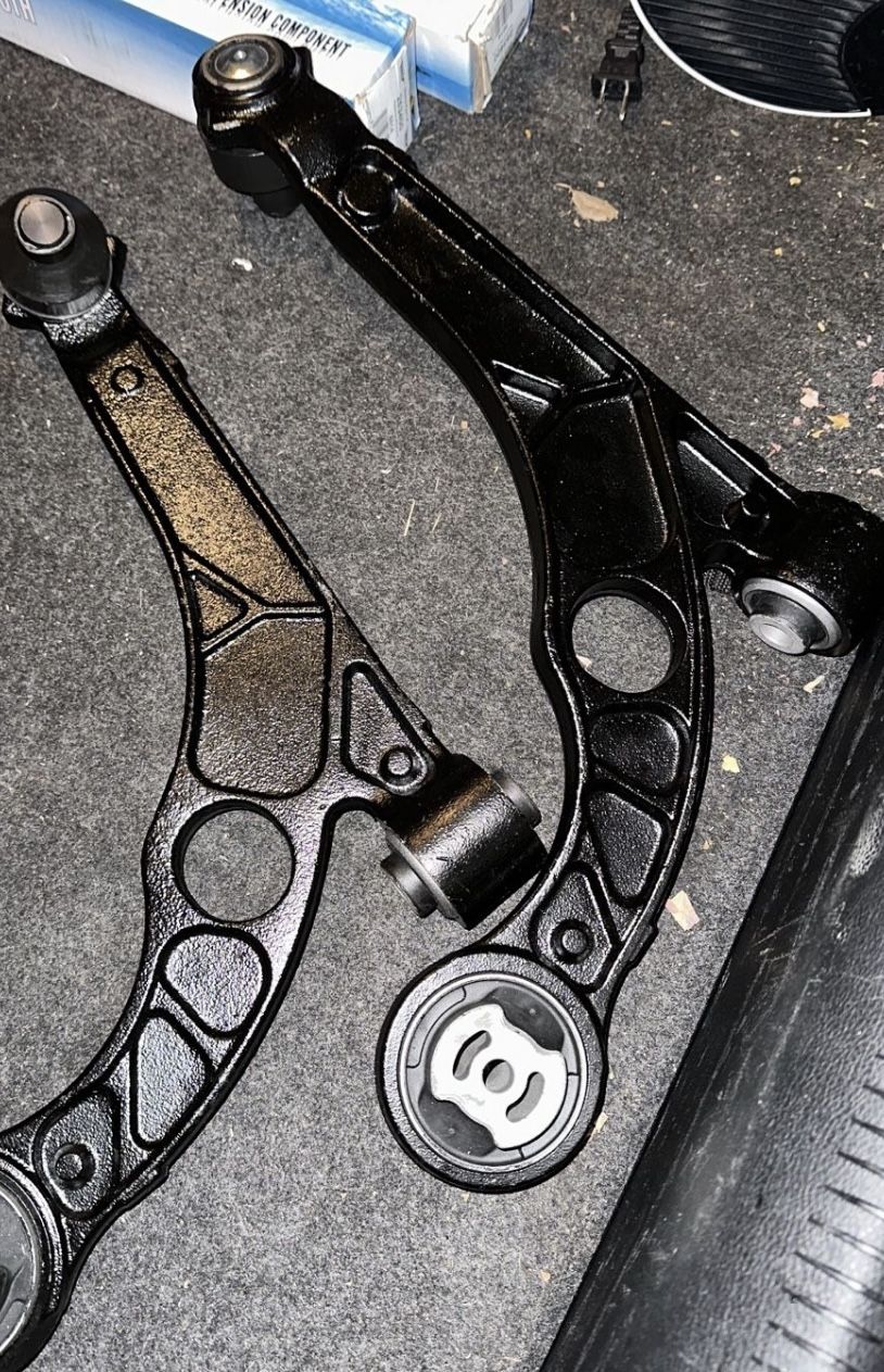 2015 Chrysler 200c Lower Control Arms