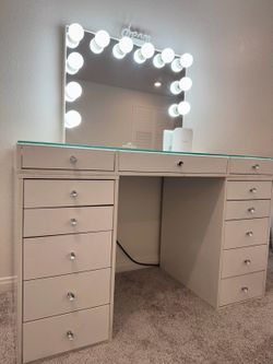 Impressions Vanity