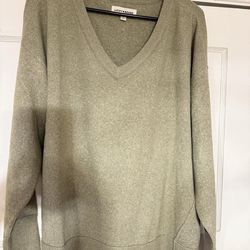 Women’s sweatshirt