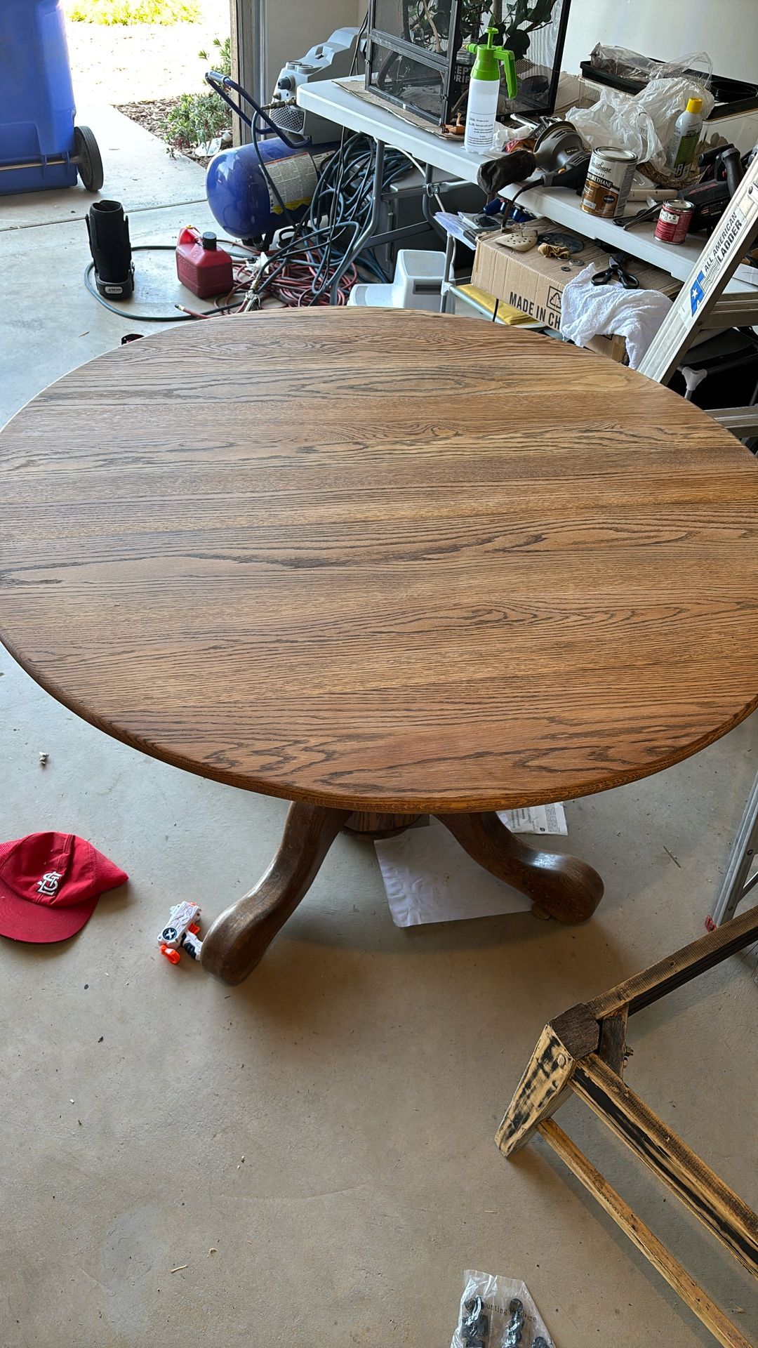 Round Oak Table and 4 Chairs And Glass Top