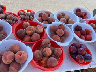 Yellow peaches