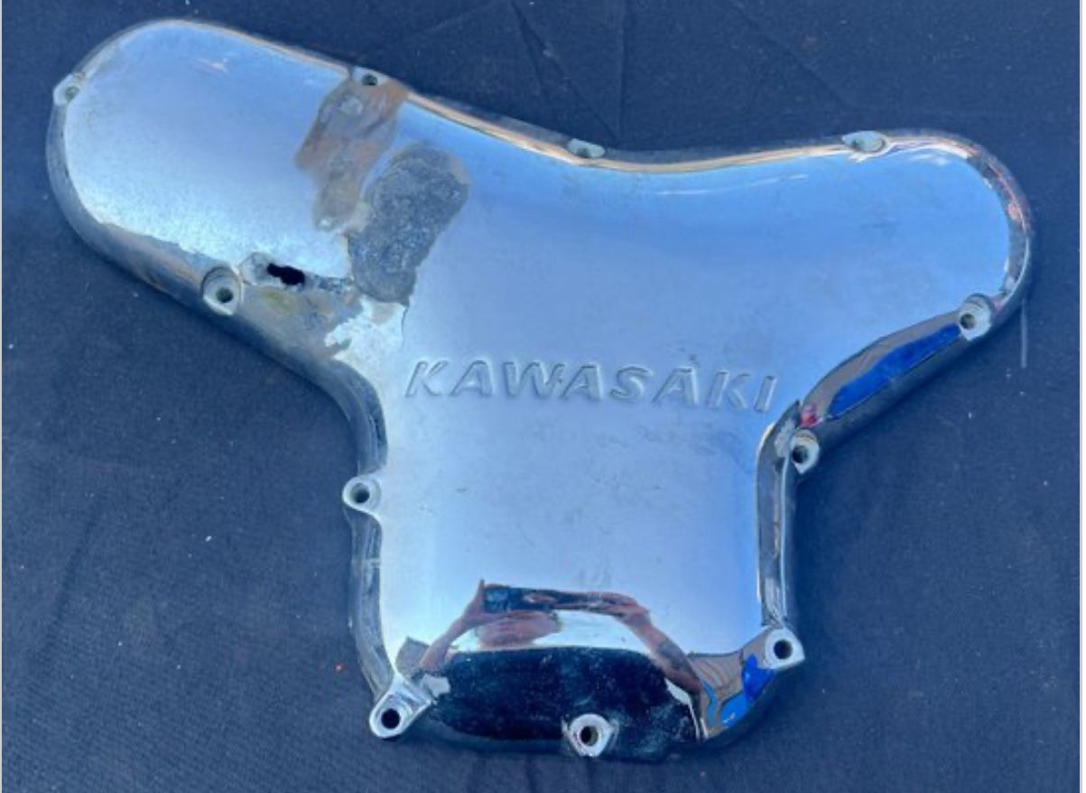 MOTORCYCLE KAWASAKI CHROME ENGINE COVER USED