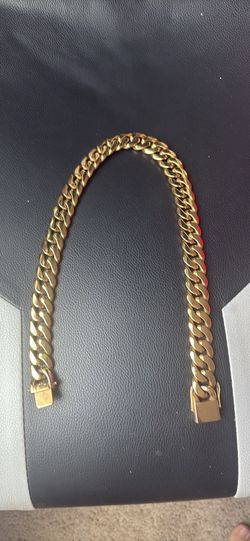 18k stainless steel cuban chain , pls read bio