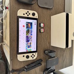 Nintendo Switch Oled with 2 games and 64gb memory card