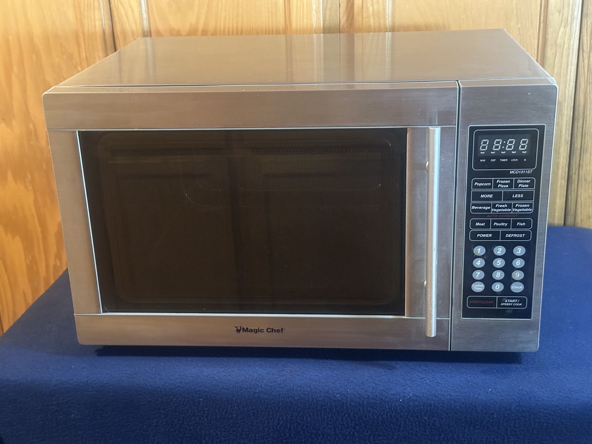 Magic Chef MCD1311ST Stainless Steel 1.3 Cu ft 1100W Microwave W/Digital Touch