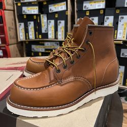 WORK BOOTS 🥾 RED WING// 10875//size Available (8)(10.5)only 