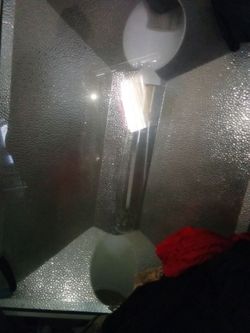 Indoor horticultural GROW LIGHT with HPS BULB, BALLAST AND REFLECTIVE HOOD!! WOW!