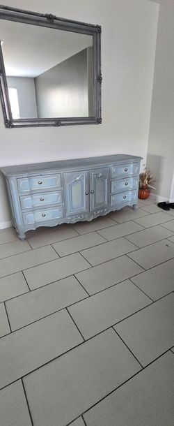 Dresser