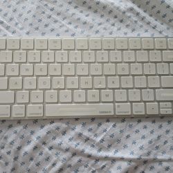 Apple Magic Keyboard & Magic Trackpad 2
