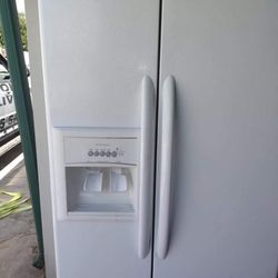 Refrigerator Kenmore 