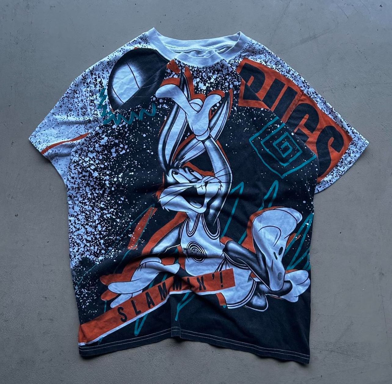 AOP Bugs Bunny Looney Tunes Vintage Shirt