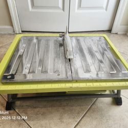 Ryobi 7in Table Top Tile Saw