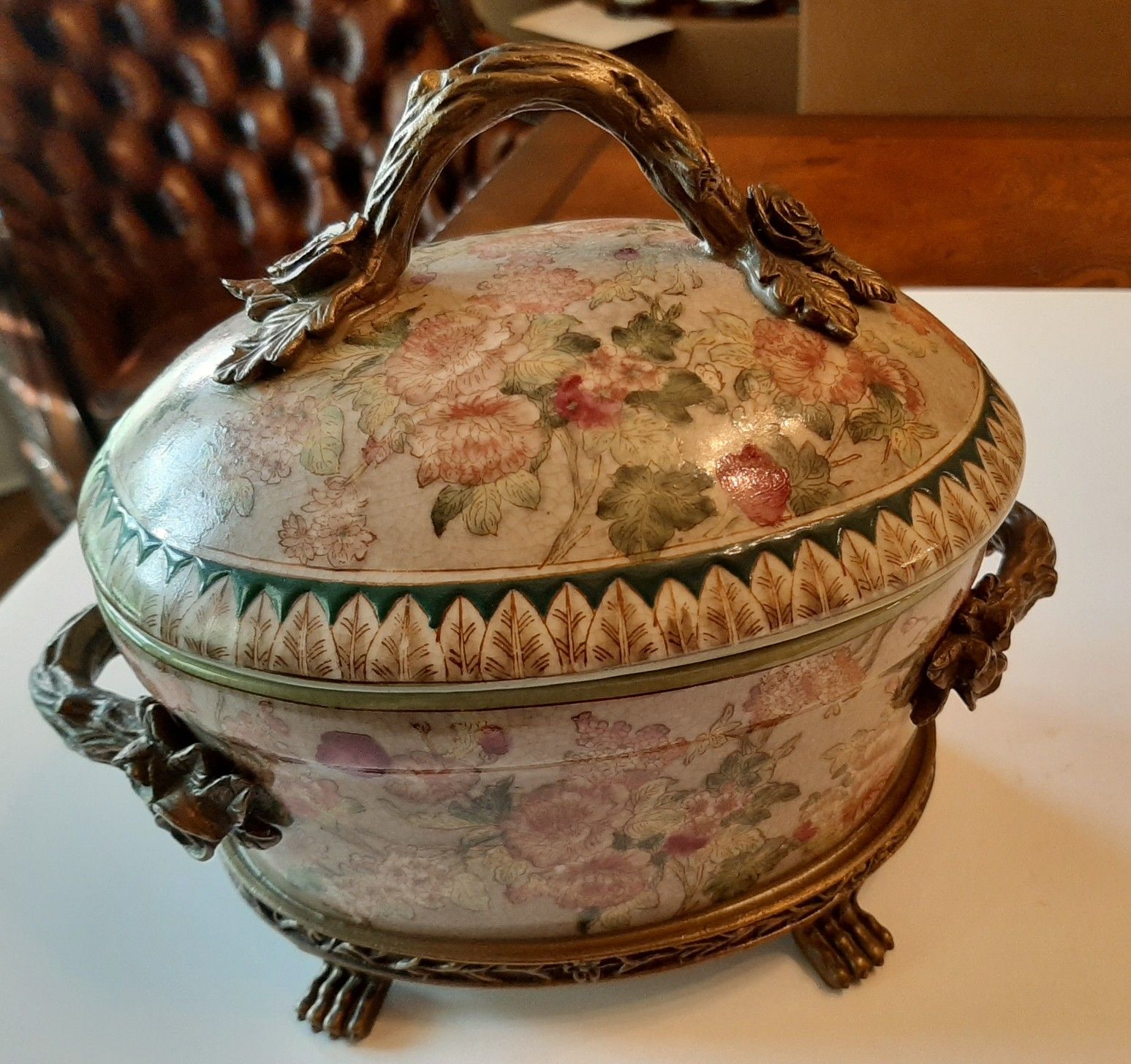 WL 1895 Wong Lee crackled porcelain box with bronze feet