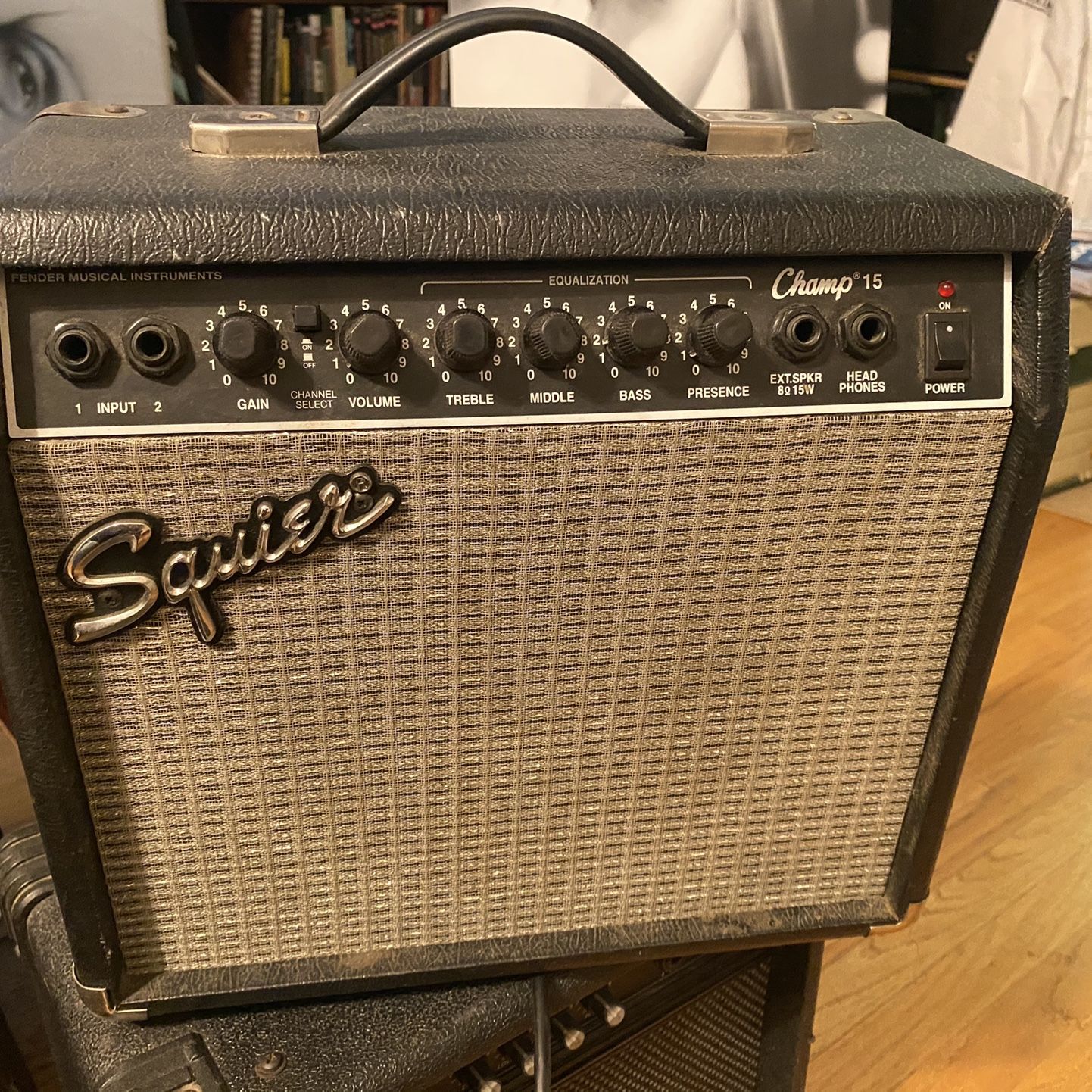 Fender Squier Champ 15 28W Amplifier