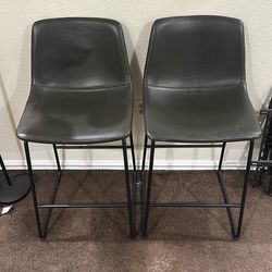 Set Of Bar Stools In Good Condition