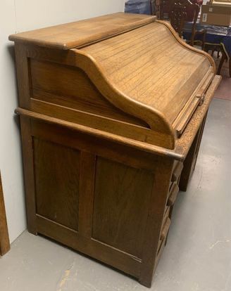 Beautiful S-Curve Antique Rolltop Quarter Sawn Oak Desk
