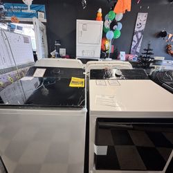 LG 5.3 Cu. Ft. Washer & Gas Dryer 