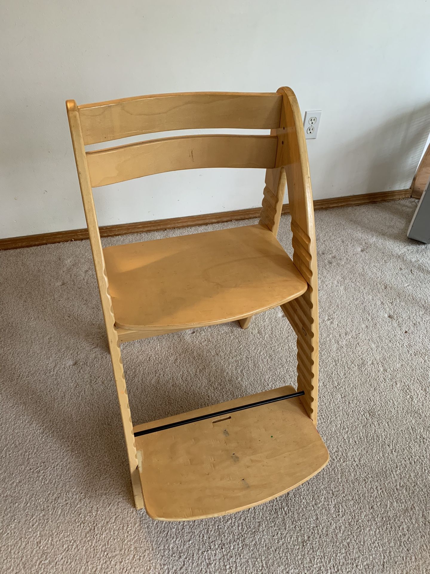Kid’s Solid Wood adjustable Chair