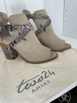  Women’s TWO24 By Ariat $120$ Sz10