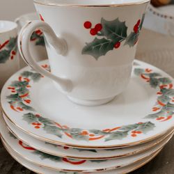 Sanyo Noel 1990 Vintage Christmas Tea Set