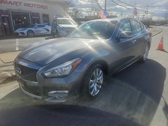 2017 INFINITI Q70