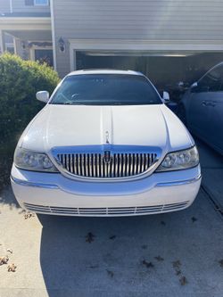 2003 Lincoln Town Car
