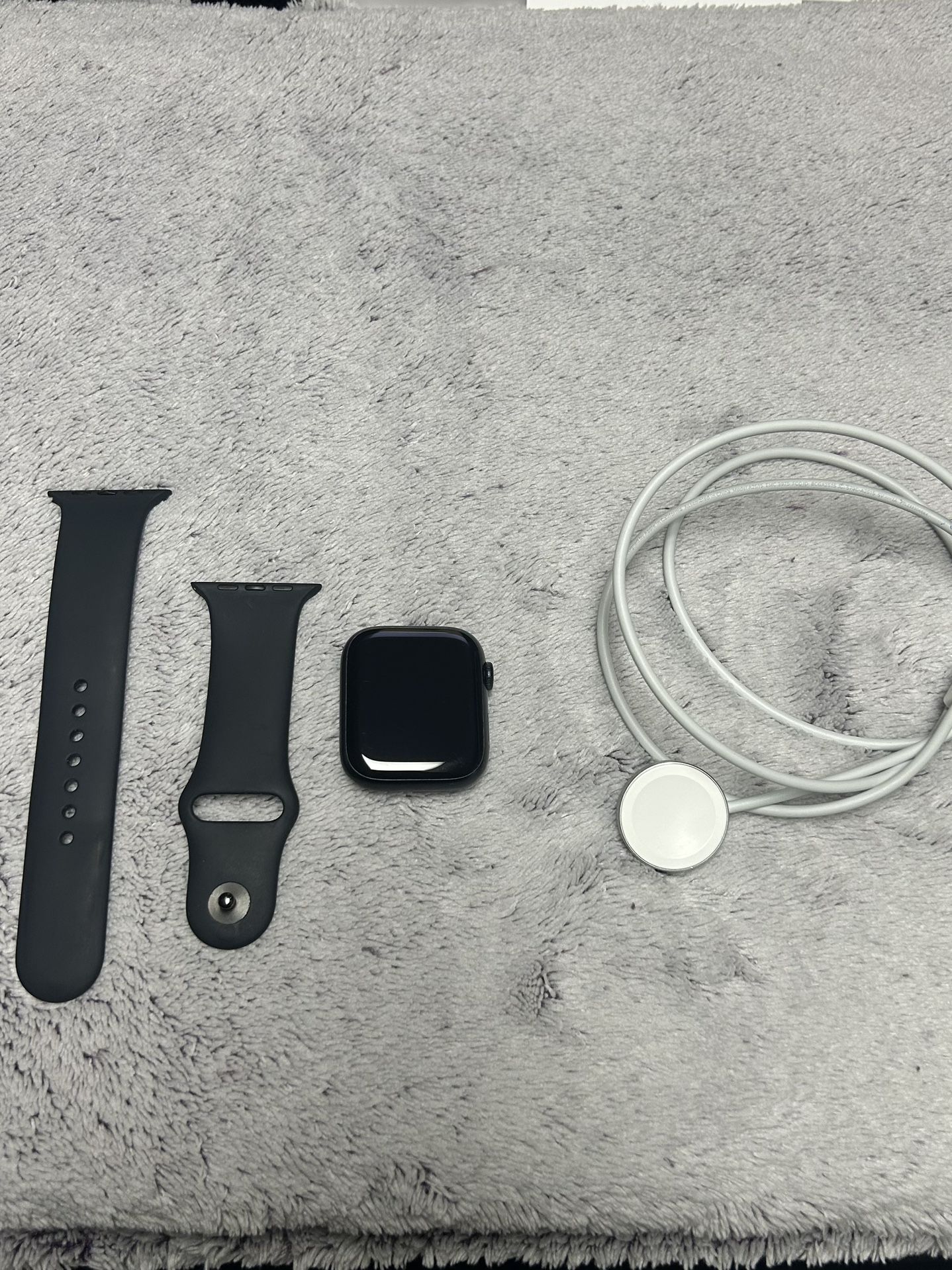 Apple Watch Series 8 Midnight Aluminum case 45mm Midnight Sport Band M/L Cellular and GPS