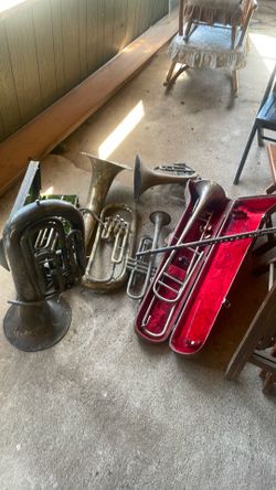 Assorted wind instruments