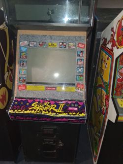 Arcade Street Fighter 2 cabinet