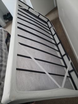 Twin matress frame