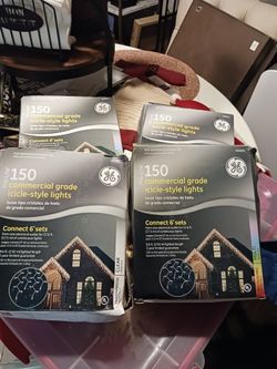 4 BOXES BRAND NEW ICICLES LED LITES PAID 34EACH BOX SELL 5 EACH BOX FINAL PRICE