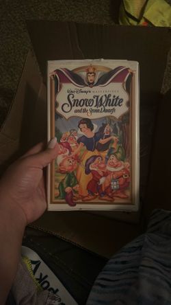 Disney’s Snow White and the Seven Dwarfs Masterpiece Collection VHS – Original Clamshell Case 