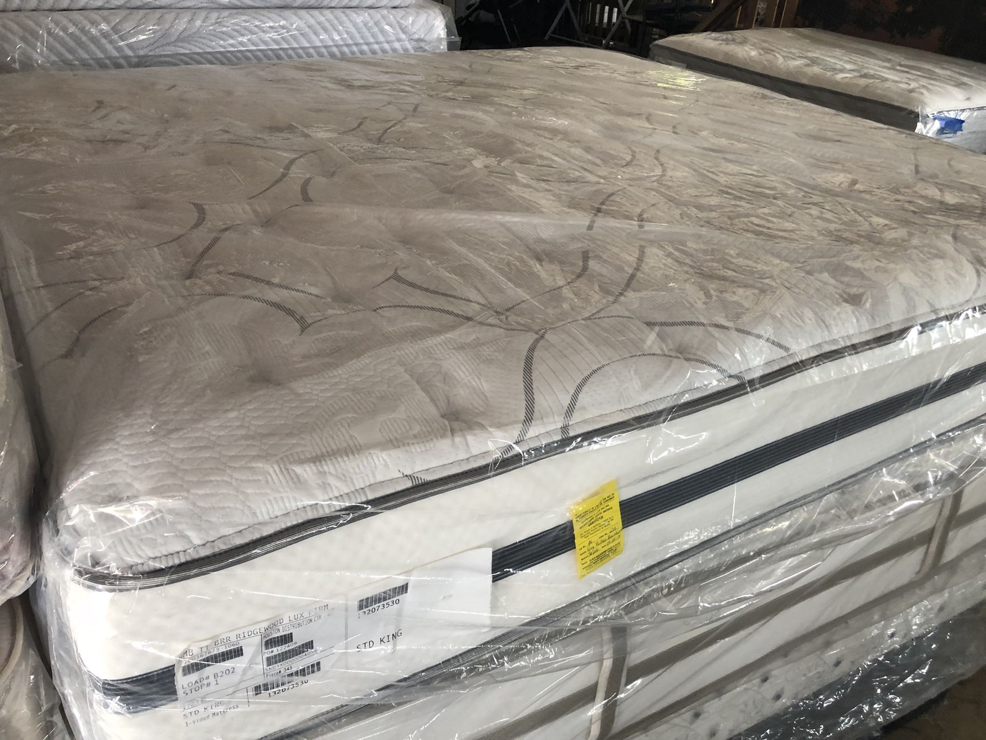 SIMMONS BEAUTYREST RECHARGE LUXURY FIRM KING MATTRESS SET for Sale in