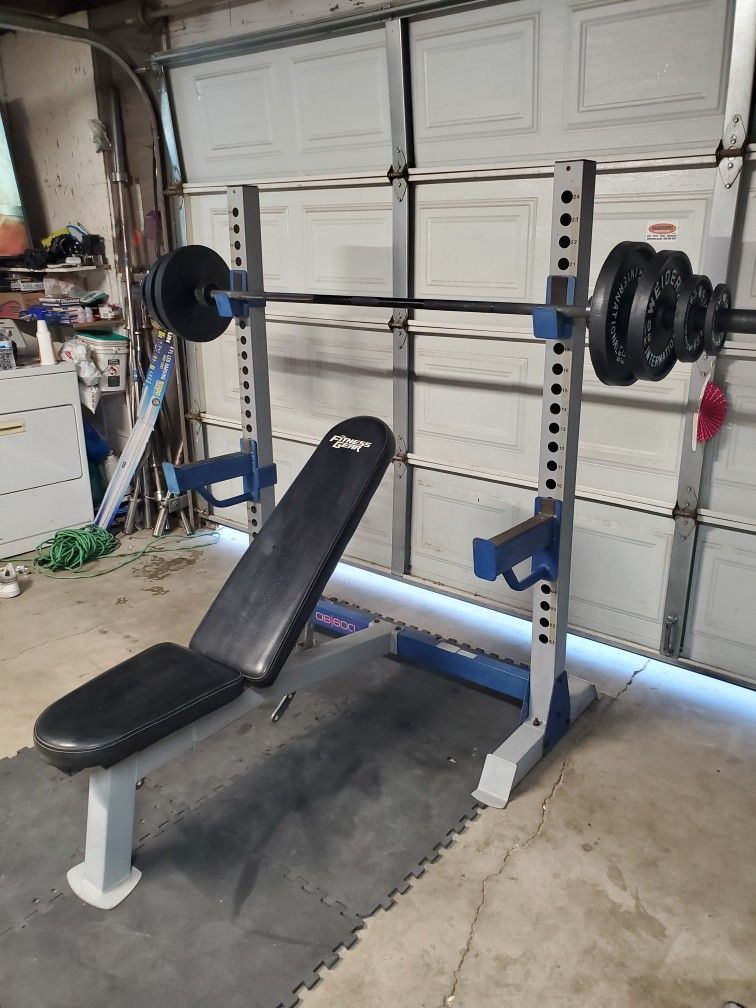 Fitness Gear Pro Olympic Weight Bench With Squat Rack & Olympic Weights & bar. 175lbs All Together Read Description